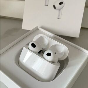 Wireless Earbuds with Charging Case - White